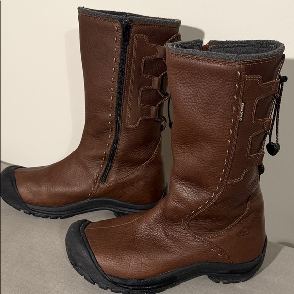 Keen Brown Winter & Rain Boots - Picture 1 of 4